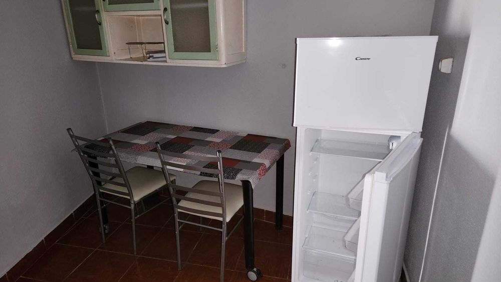 Alugo T2 junto à Escola Campos Melo