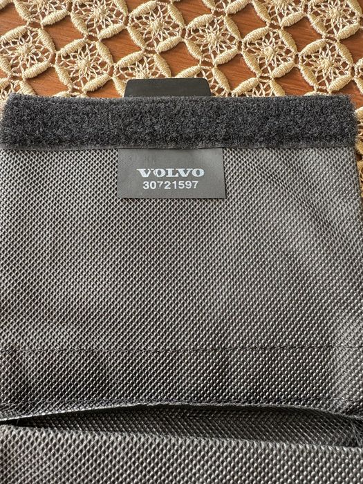 Volvo - Pokrowiec na roletę do bagażnika