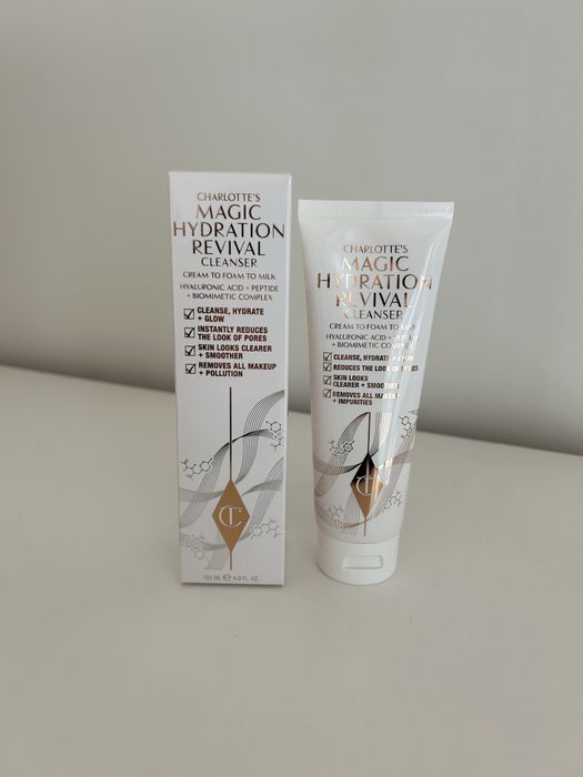 Charlotte Tilbury magic revival cleanser