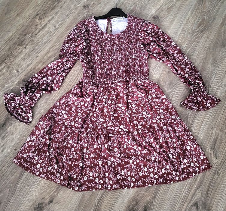 Sukienka damska z długim rękawem