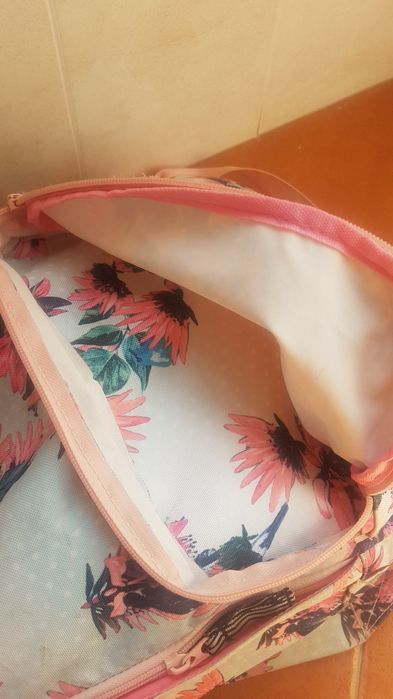 Mochila oneill almofadada resistente a agua