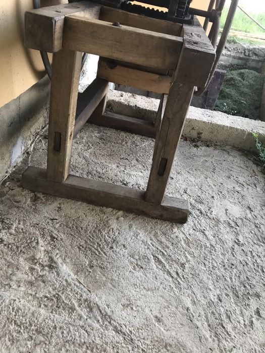 Дубова січкарня ручна