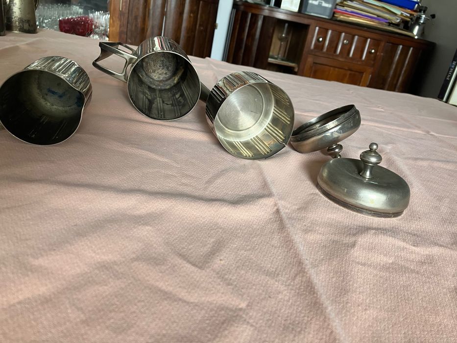 Elegante Chaleira, açucareiro e leiteira Art Déco