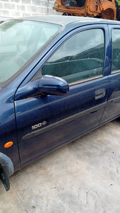 Porta frente esquerda OPEL Corsa B