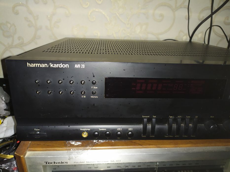 Усилитель,ресивер,HarmanKardon avr20