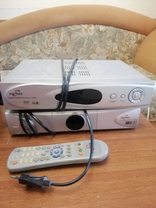 Тюнер спутниковый Star trak 2шт