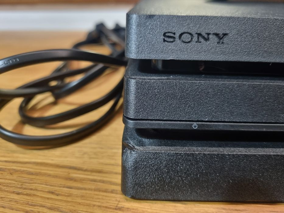 Playstation 4 PRO, 1TB, z padem, soft 11.50! GOLDHEN! CUH-7216B!