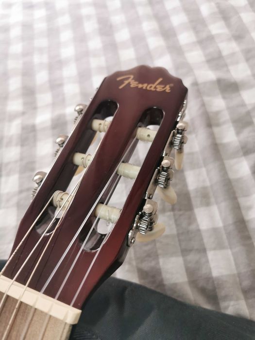 Guitarra acústica Fender