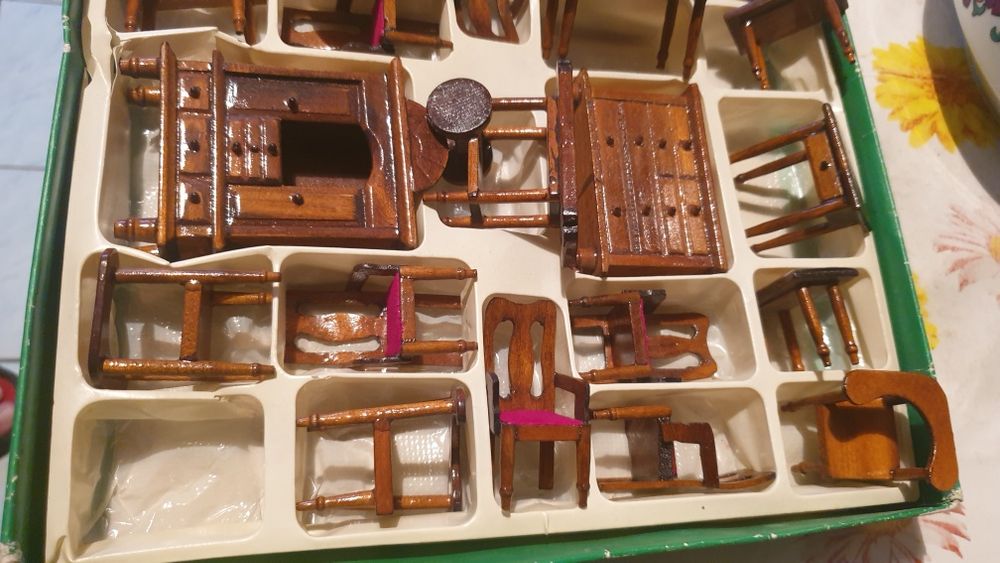 Drewniane miniaturowe stare mebelki dla lalki lalek, ręcznie robione