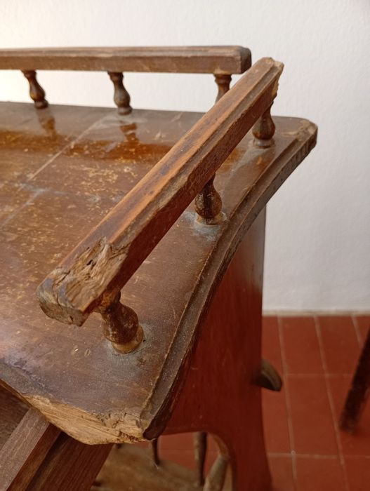 Duas mesas madeira