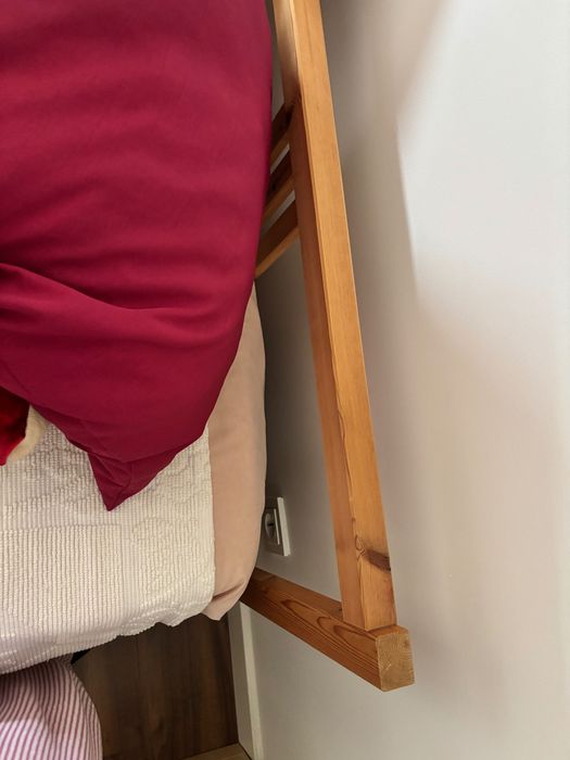 Cama TARVA
Estrutura de cama pinho, 140x200 IKEA, estrado e colchão