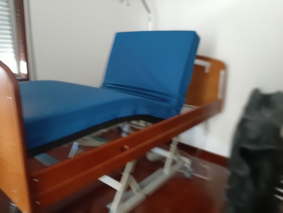Cama elétrica articulada