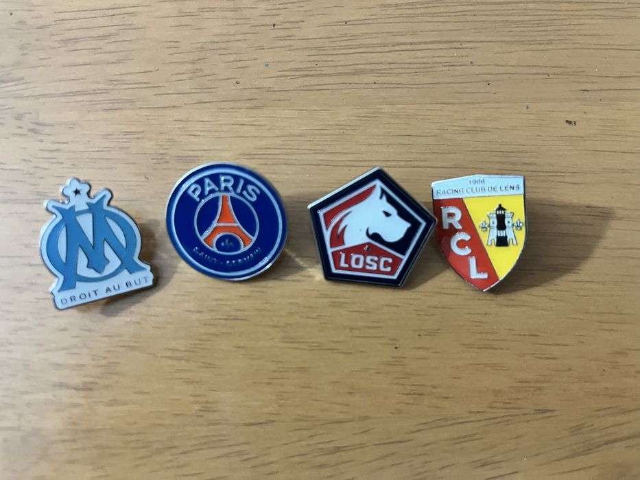 Odznaki / wpinki klubów piłkarskich i reprezentacji krajowych