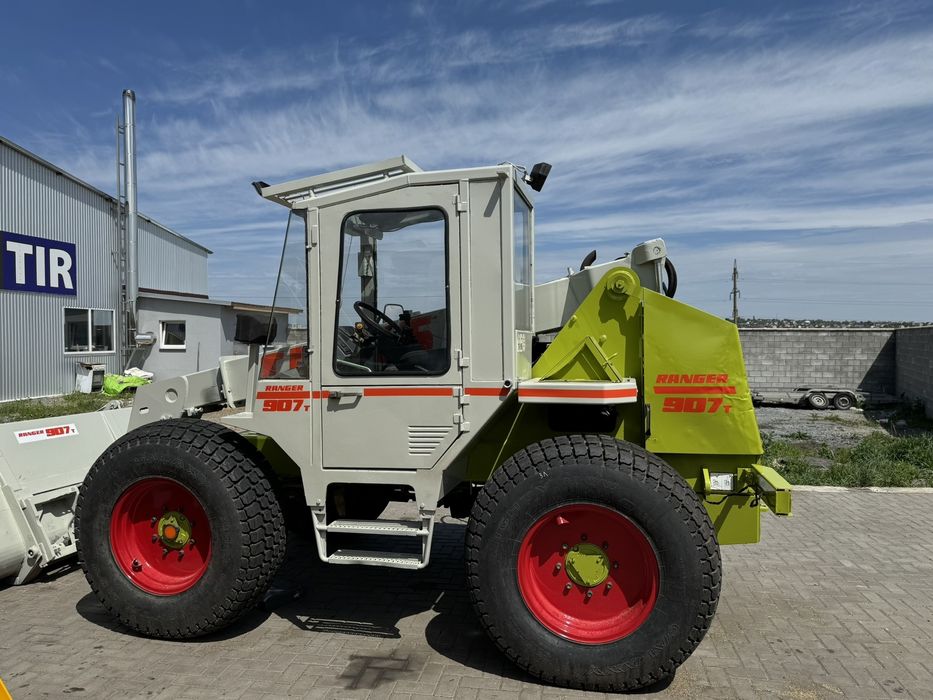 Навантажувач claas Ranger 907