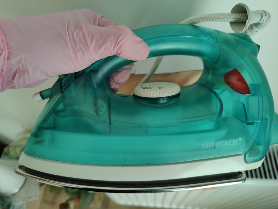 Żelazko do prasowania z pudełkiem -nowe