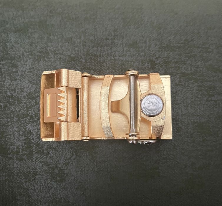 Пряжка для ремня