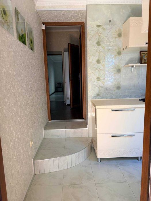 ВІД ВЛАСНИКА! Продам 1 к/к на землі (вул.Садова, біля Шторму)