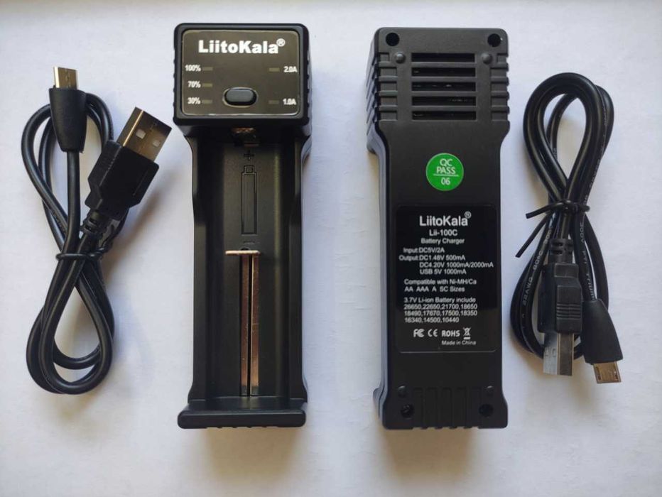 Liitokala Lii-100C - turystyczna ładowarka AA/AAA/18650+POWERBANK