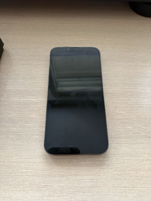 Iphone 13 pro 79% baterii