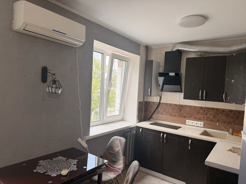 Продам  2-х.кв. ул.Заслонова ,22. Дарница.