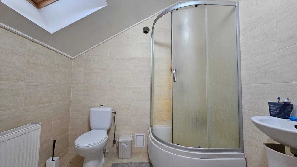 Продам сучасний будинок біля Києва в 10хв від метро Бориспільська. Газ