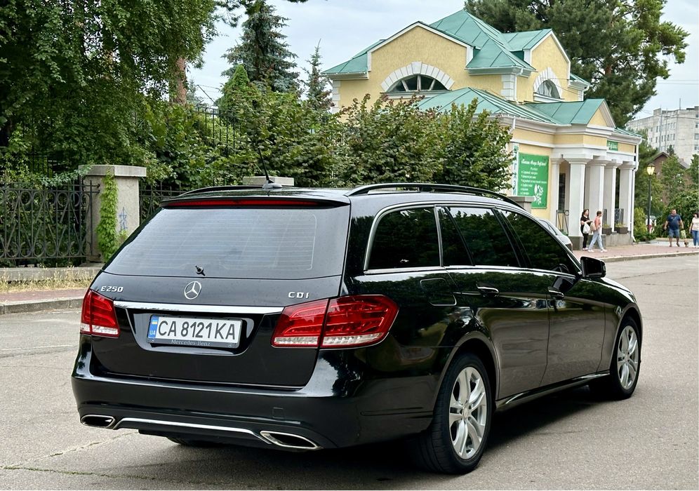 Mercedes Benz E200 w212 2011 рік 2.2 дизель