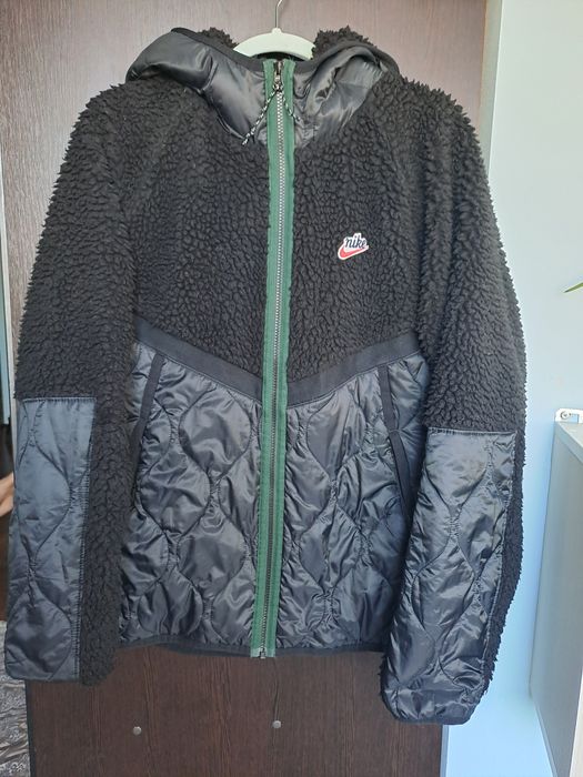 Куртка Nike  L .