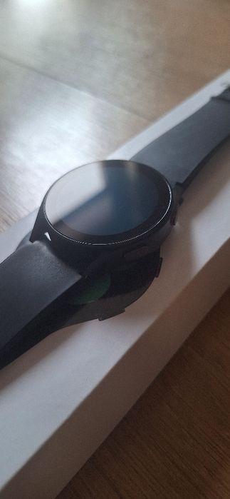 Samsung Galaxy Watch 4 - stan idealny