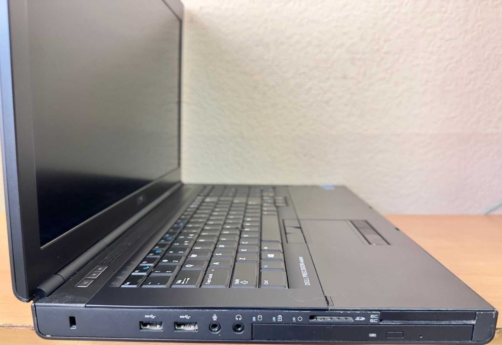 Потужна робоча станція Dell M6800 17.3"FHD i7-4930MX /16GB/512GB/ Nvidia Quadro K5100M 8GB GDDR5