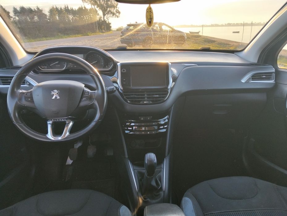 Peugeot 208 1.4hdi 2015