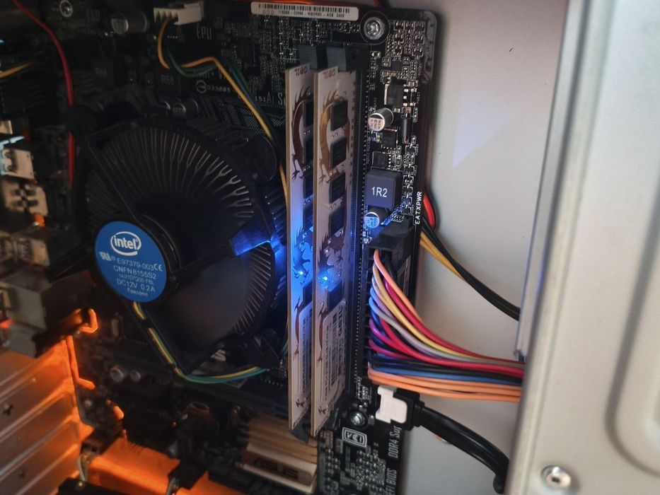 16 ГБ DDR4 2666 Geil