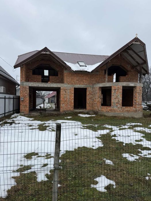 Будинок   с.Чумальово   центрі. По центральній вулиці