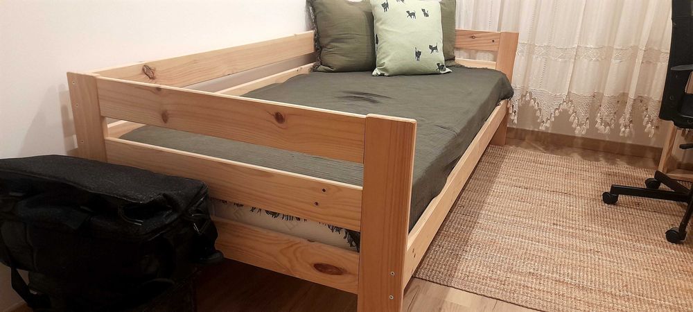 Cama/Sofá em pinho