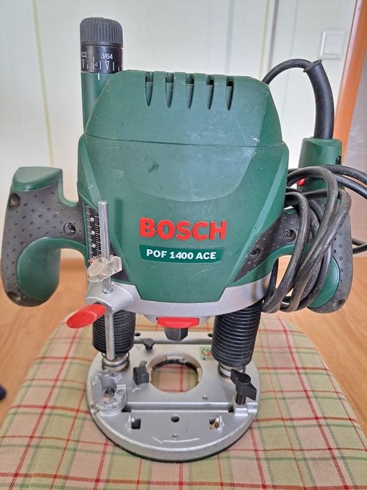 Фрезер BOSCH POF 1400 ACE + Кейс