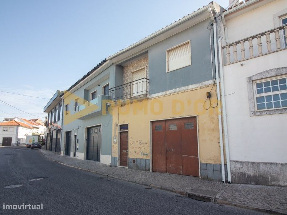 Moradia T3 para Reabilitar - Olhalvo, Alenquer