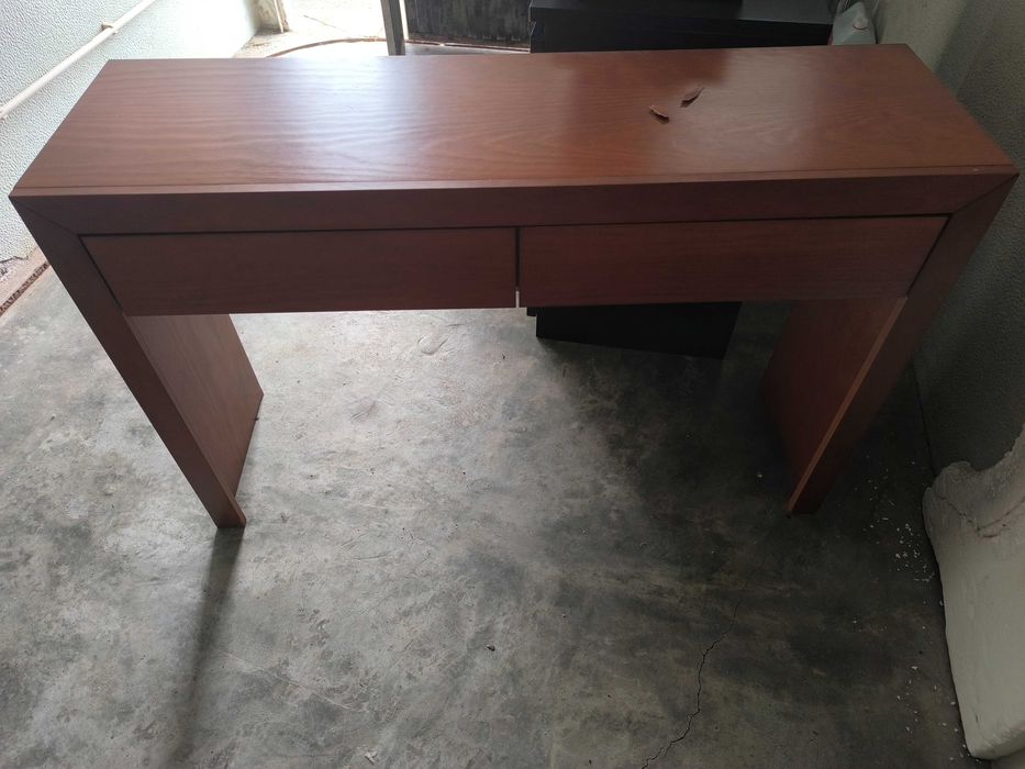 Cómoda IKEA Castanha