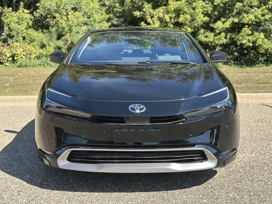 Toyota Prius Prime      2024