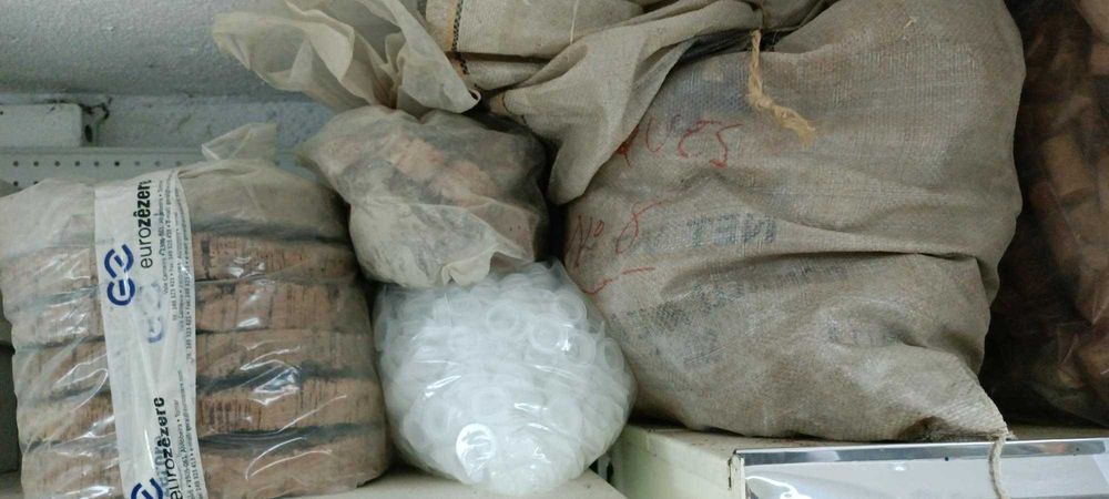 Lote de Rolhas Diversas