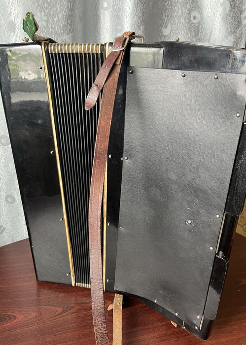 Аккордеон послевоенных годов производства