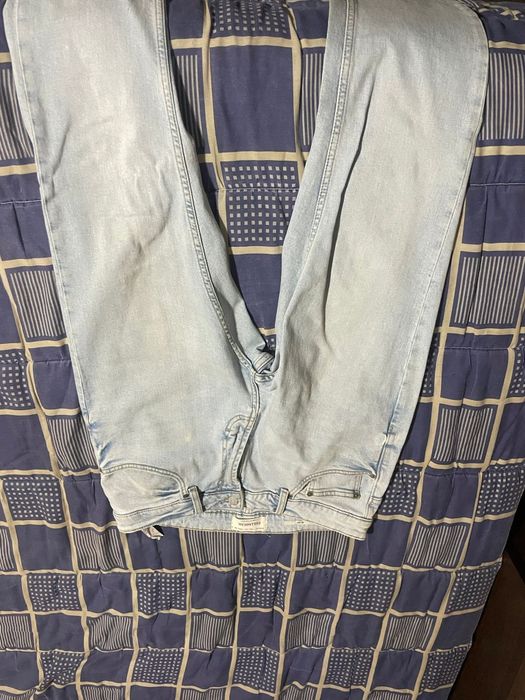 Calças de ganga usadas breshka e pull&bear.