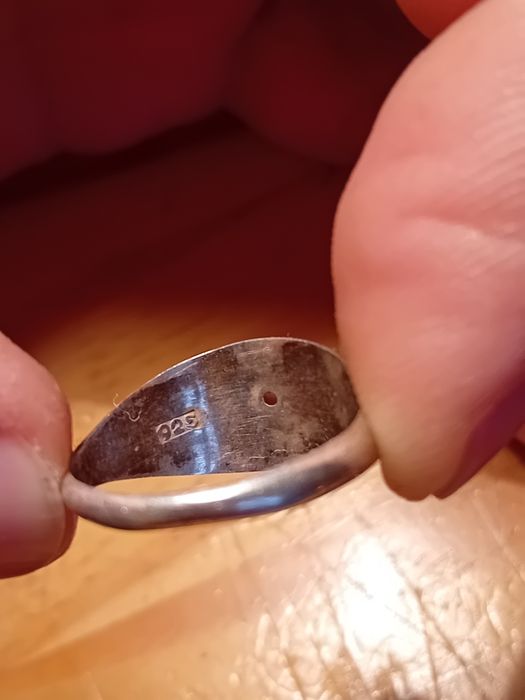 Sprzedam pierścionek i obrączkę srebro ,elementy złote i  perła