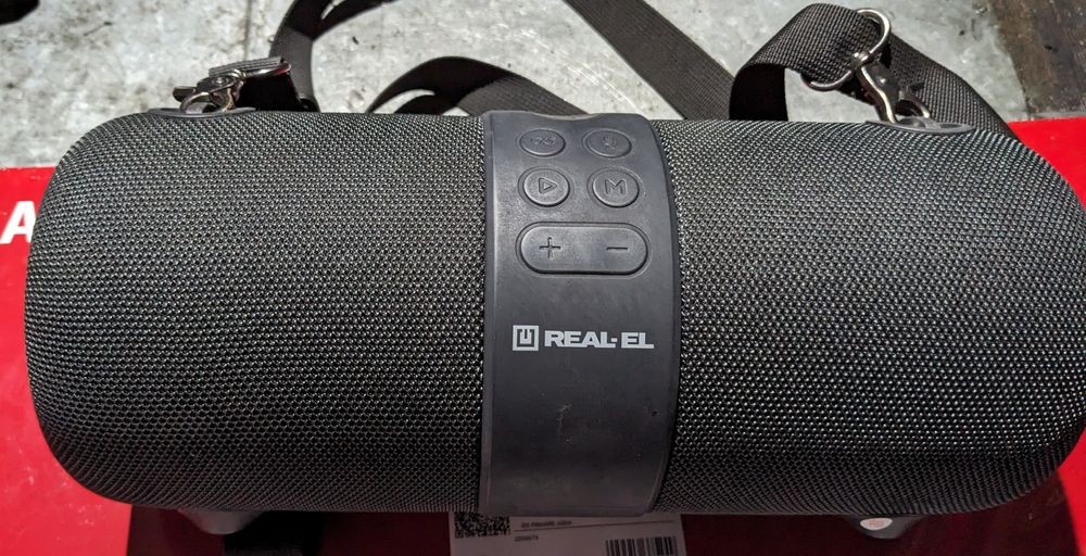 Продам потужну,блютуз колонку Real x-735