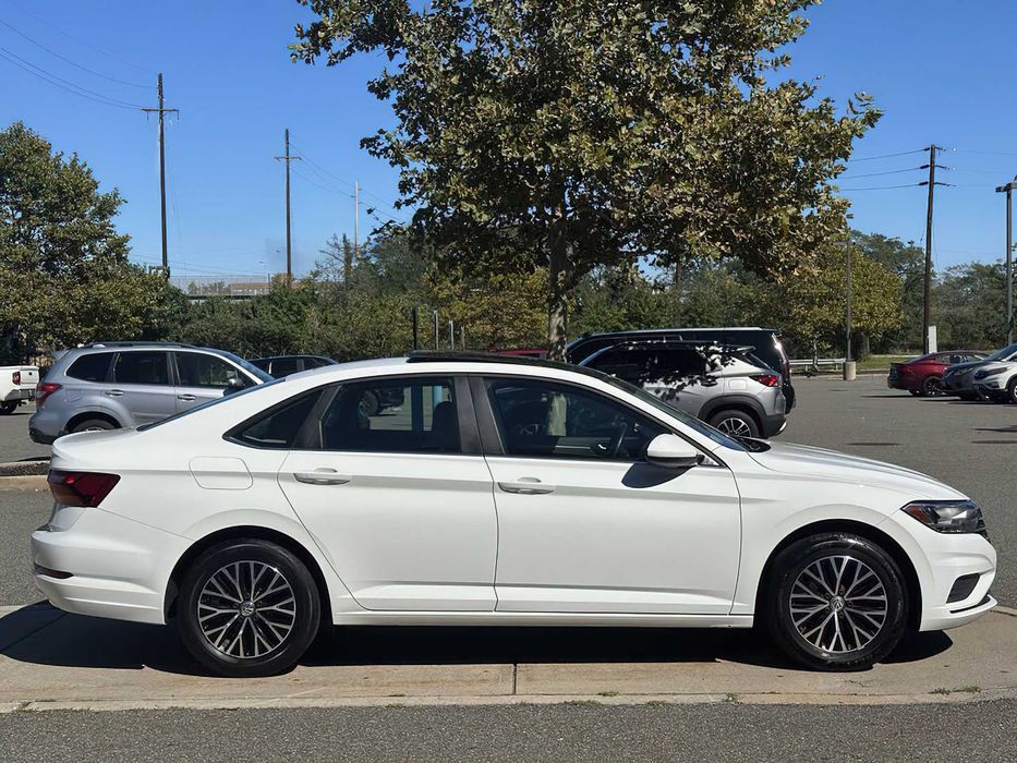 Volkswagen Jetta      2018