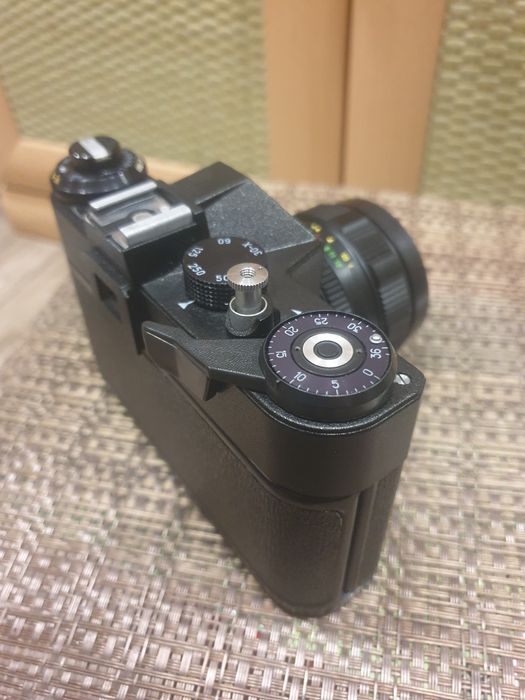 Фотоаппарат ЗЕНИТ ЕТ обьективом гелиос 44м4 2/58 cccр