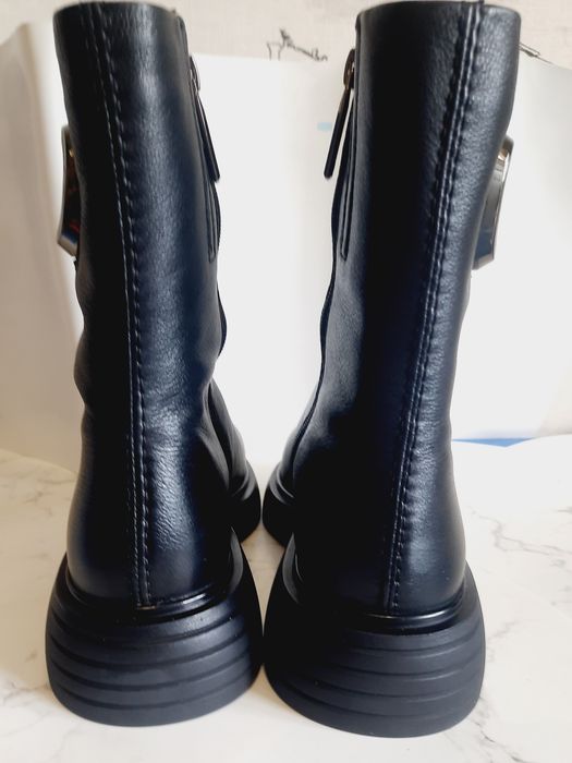 Ботинки фирмы Vitto Rossi размер 41.