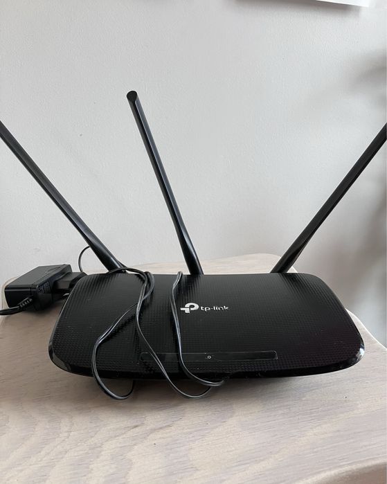 Router tp link model wr940n