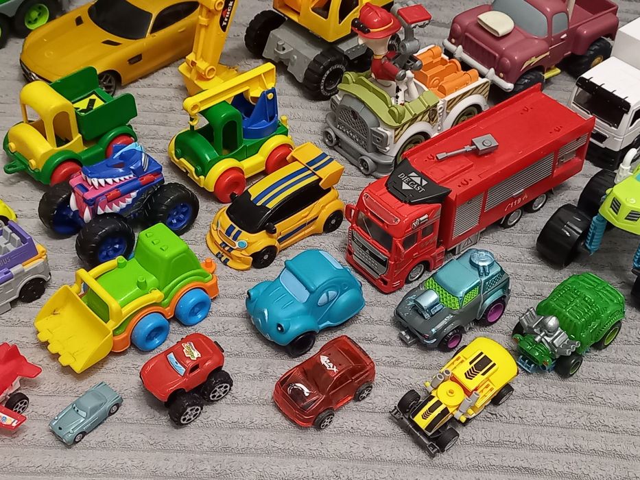 Дитячі машинки набір 550 грн все