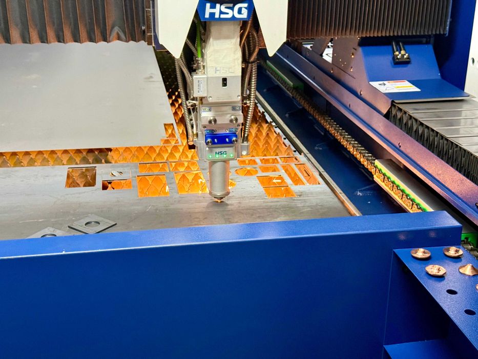 Usługi cięcia blach laserem gięcie CNC spawanie