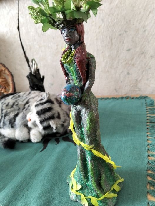 Статуетка "Мати Земля"