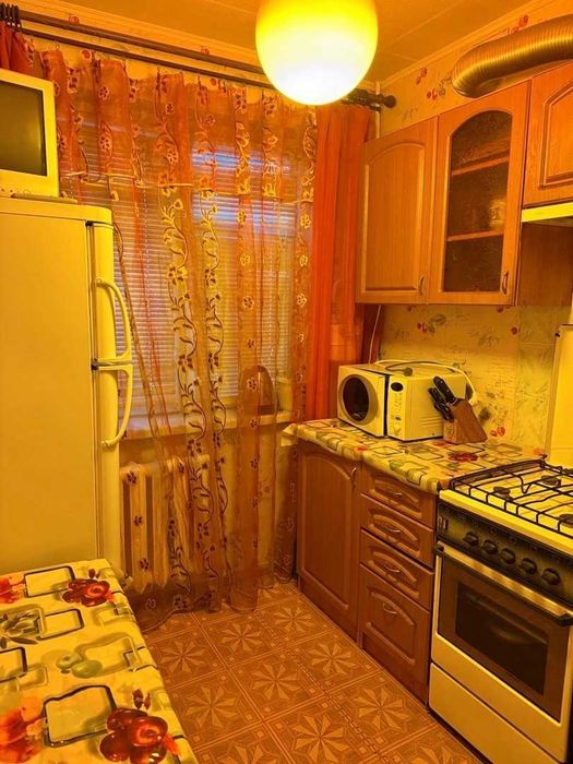 Продам 2 кім. кв. метро Студентська просп. Тракторобудівників, Урбан-парк LT